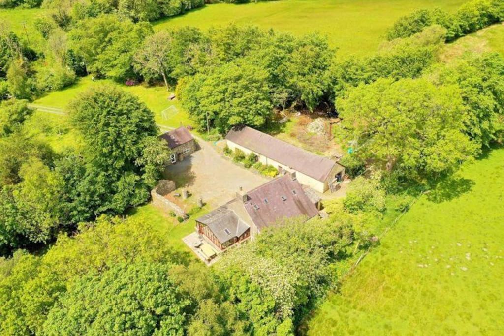 Converted Granary On A Rural Small Holding Holiday home